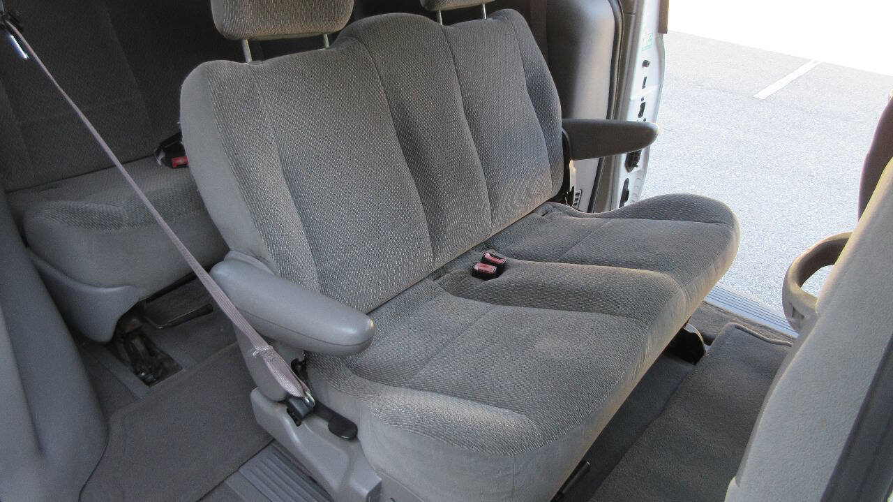 Used 2002 Ford Windstar LX image 21