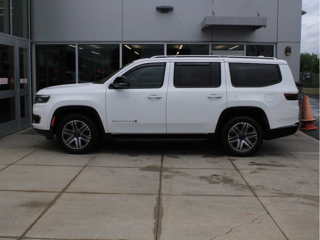 Used 2023 Jeep Wagoneer 4WD w/ Premium Group I image 5