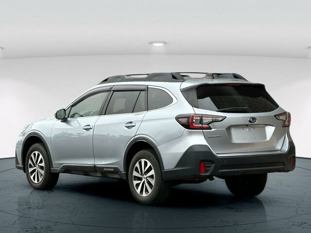 Used 2020 Subaru Outback Premium image 4