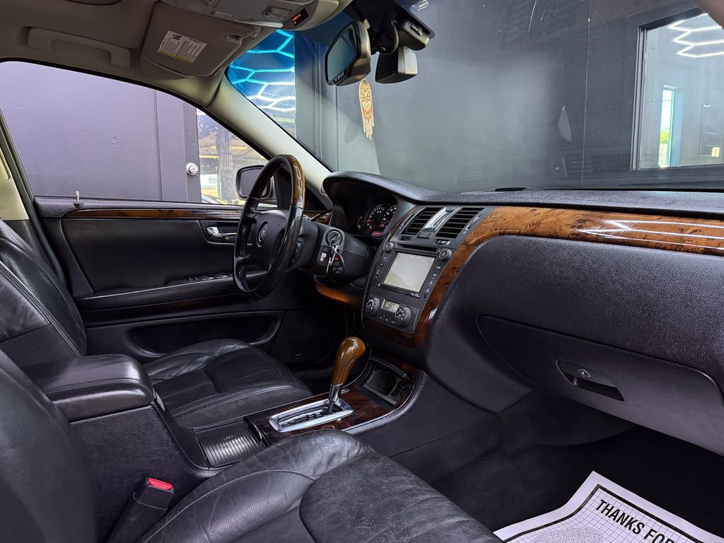 Used 2010 Cadillac DTS Premium FWD image 23