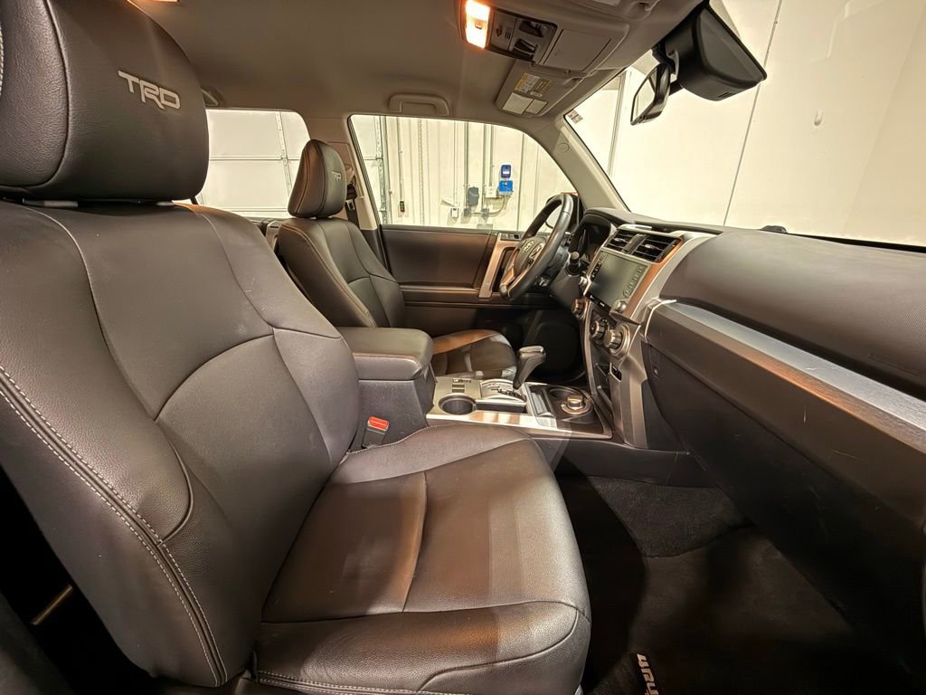 Used 2022 Toyota 4Runner TRD Sport AWD/4WD image 25