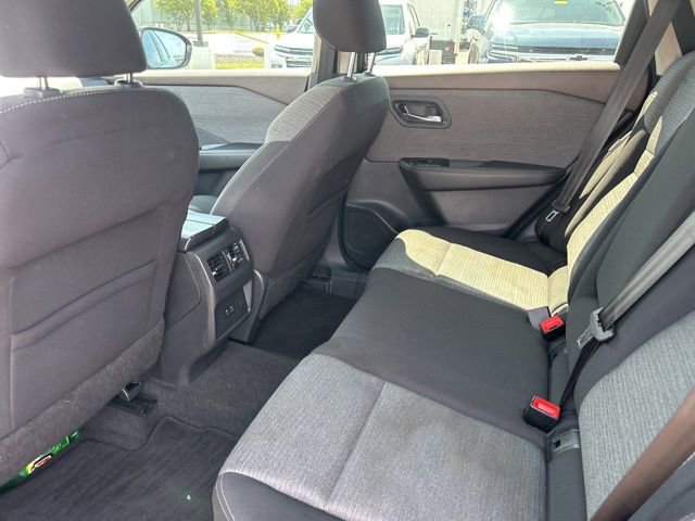 Used 2022 Nissan Rogue SV FWD image 27