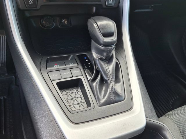 Certified 2024 Toyota RAV4 LE FWD image 20
