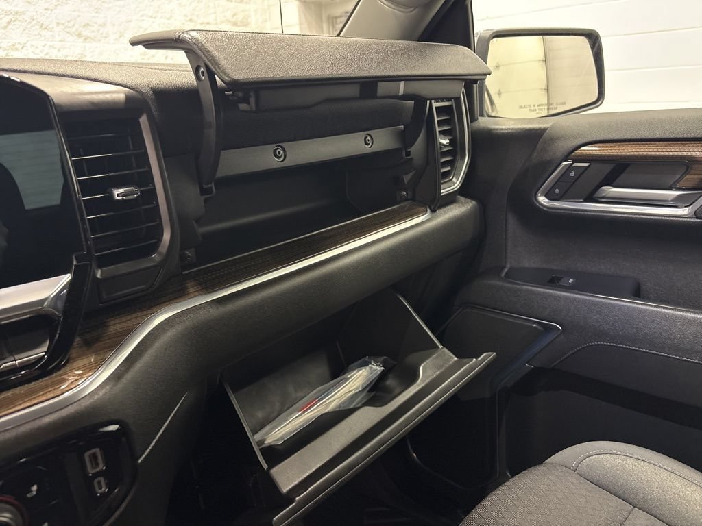 Used 2023 Chevrolet Silverado 1500 LT AWD/4WD image 27
