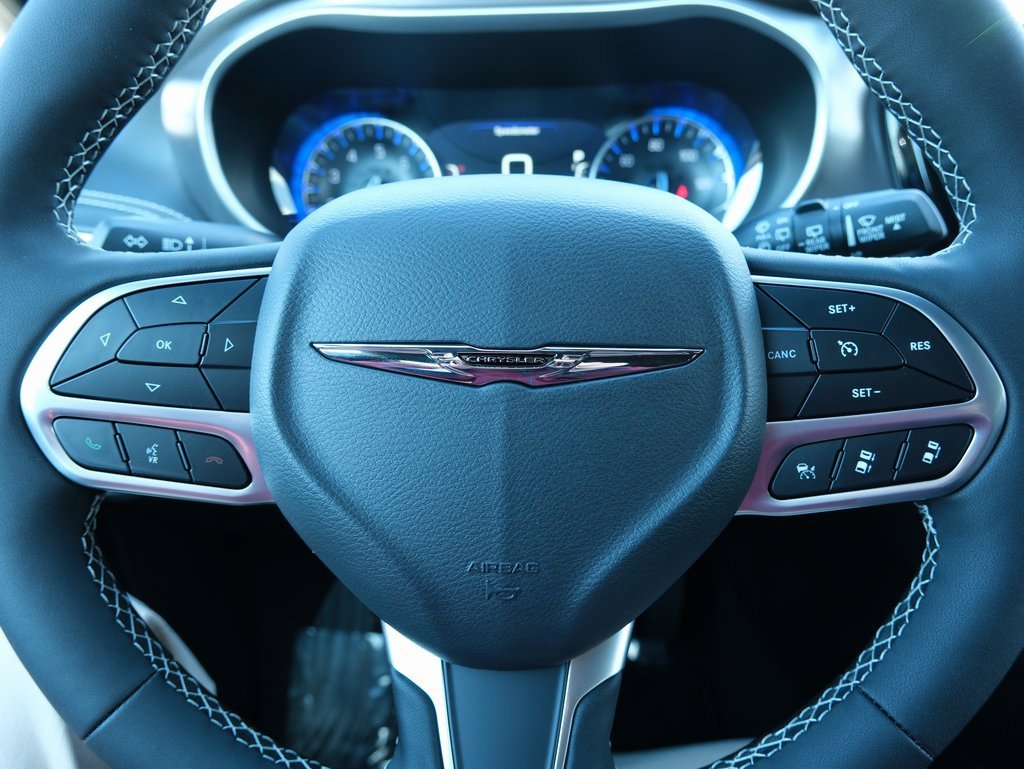 New 2026 Chrysler Pacifica Select image 16