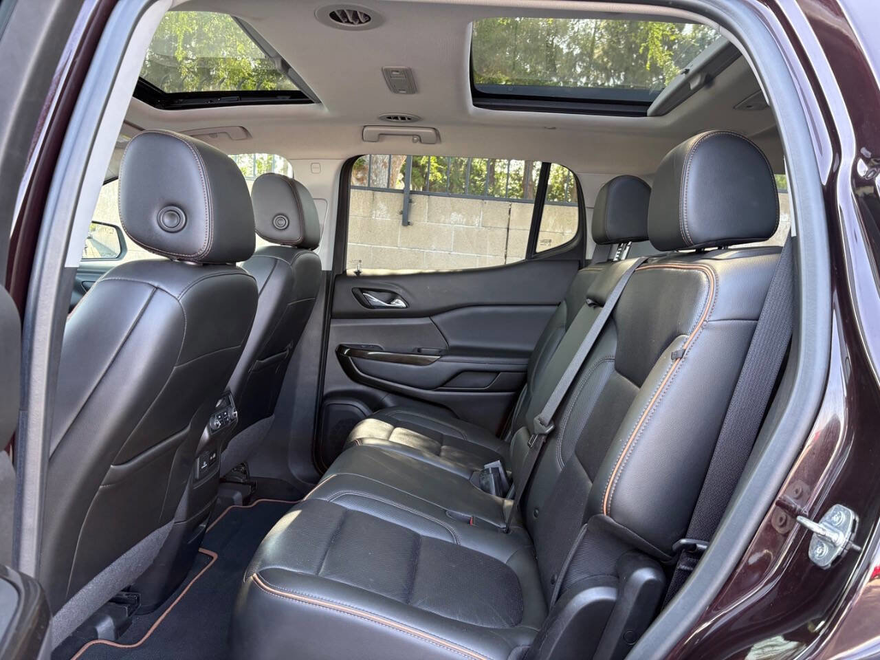 Used 2021 GMC Acadia AT4 w/ Technology Package AWD/4WD image 29