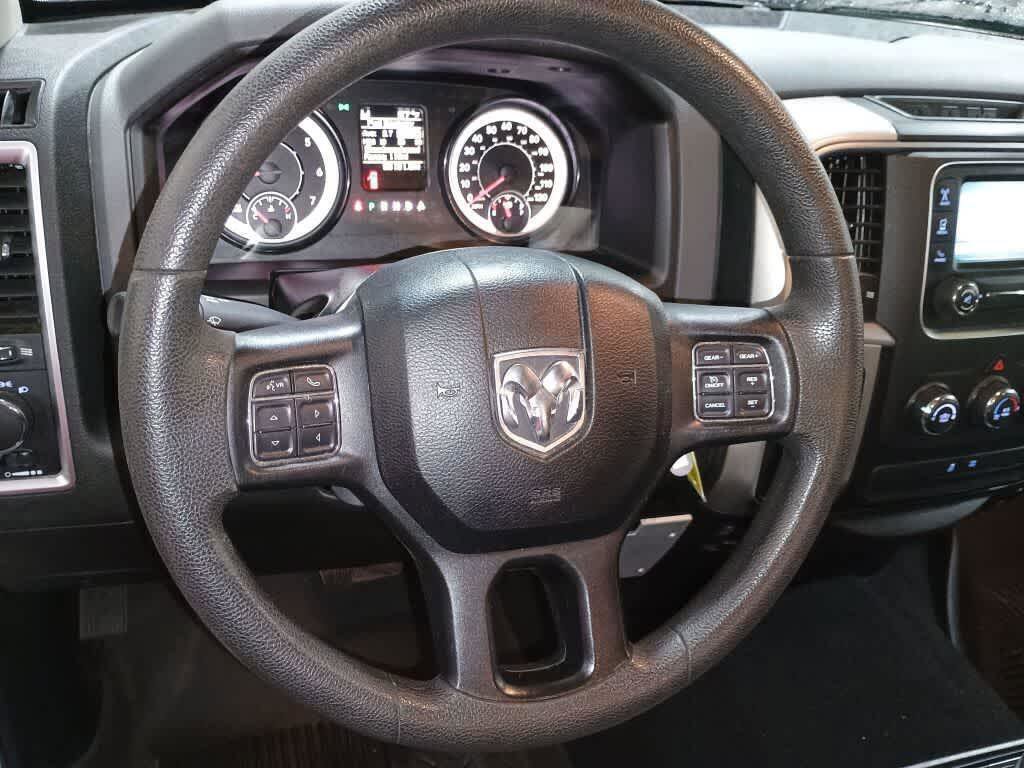 Used 2019 RAM 1500 Classic SLT AWD/4WD image 8