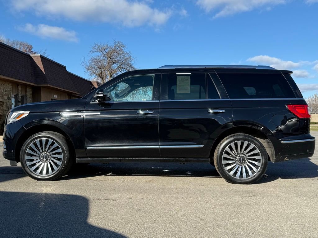 Used 2019 Lincoln Navigator Reserve image 2