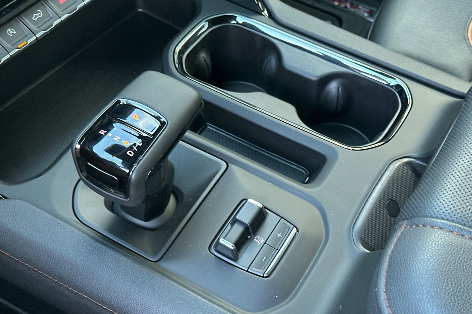 Used 2025 GMC Sierra 1500 AT4 image 21
