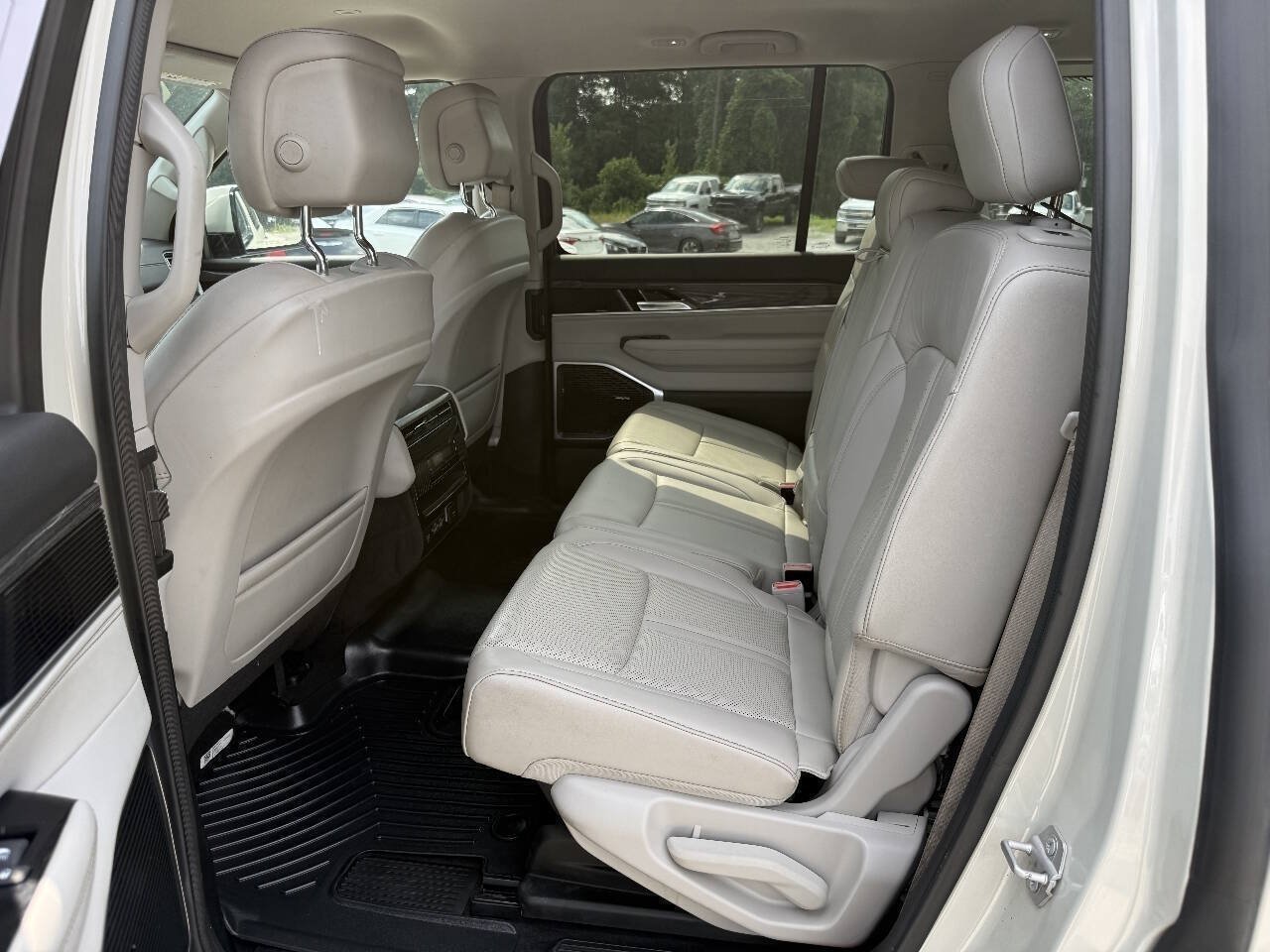 Used 2022 Jeep Wagoneer Series II AWD/4WD image 21