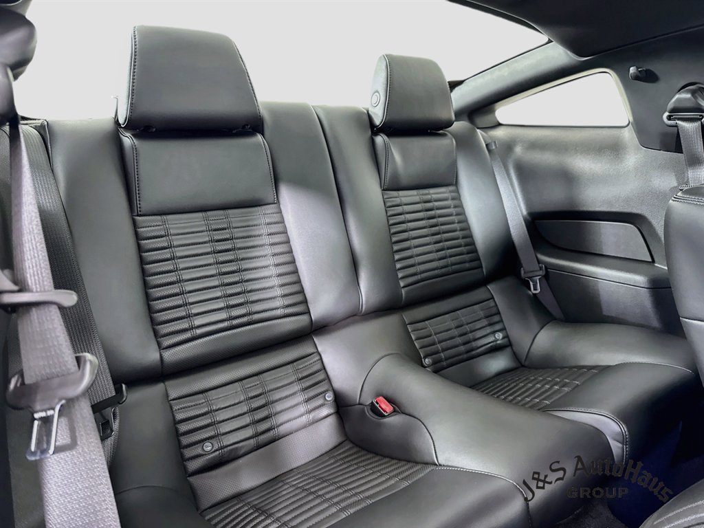 Used 2011 Ford Mustang Shelby GT500 w/ SVT Performance Pkg RWD image 32