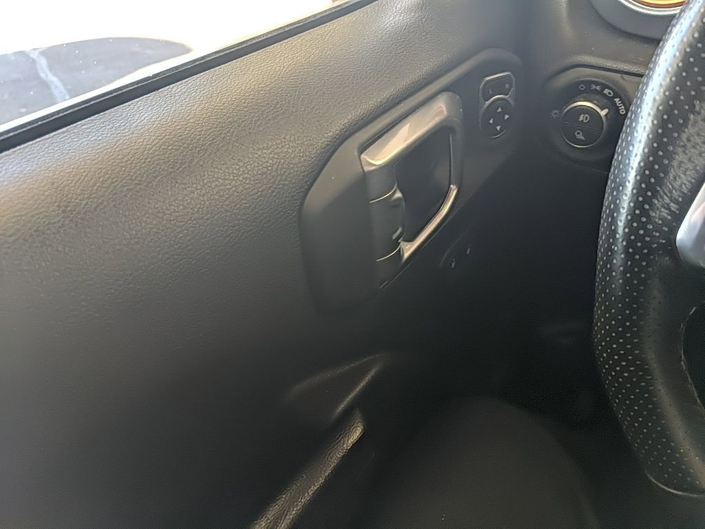 Used 2021 Jeep Gladiator Mojave w/ Cold Weather Group image 27