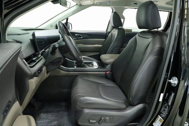 Used 2025 Kia Carnival SX image 29