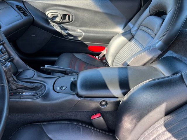 Used 2002 Chevrolet Corvette Coupe w/ Preferred Equipment Group2 RWD image 22