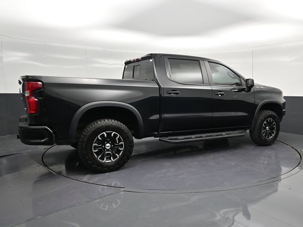 Used 2023 Chevrolet Silverado 1500 ZR2 w/ Technology Package AWD/4WD image 3