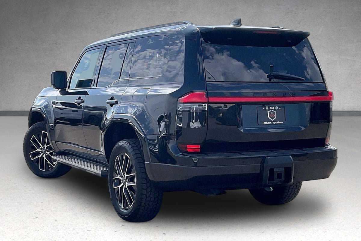 Used 2024 Lexus GX 550 w/ Accessory Package (Z1) AWD/4WD image 34