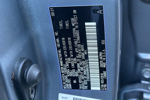 Certified 2021 Toyota Highlander XLE image 46