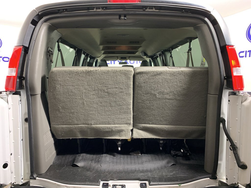 Used 2023 Chevrolet Express 3500 LS image 30