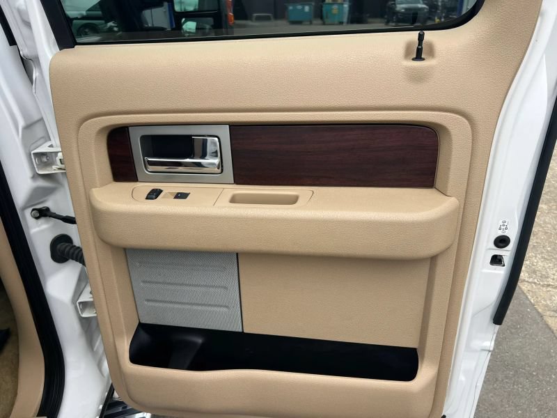 Used 2014 Ford F150 King Ranch w/ King Ranch Luxury Package AWD/4WD image 10
