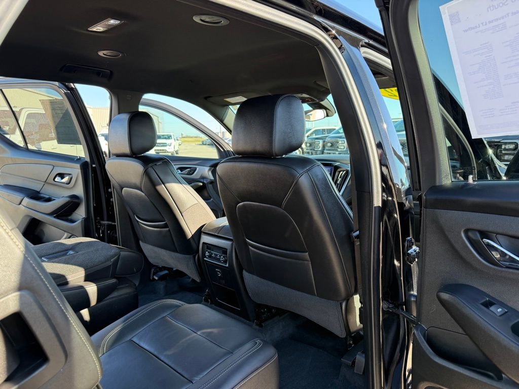 Used 2022 Chevrolet Traverse LT image 20