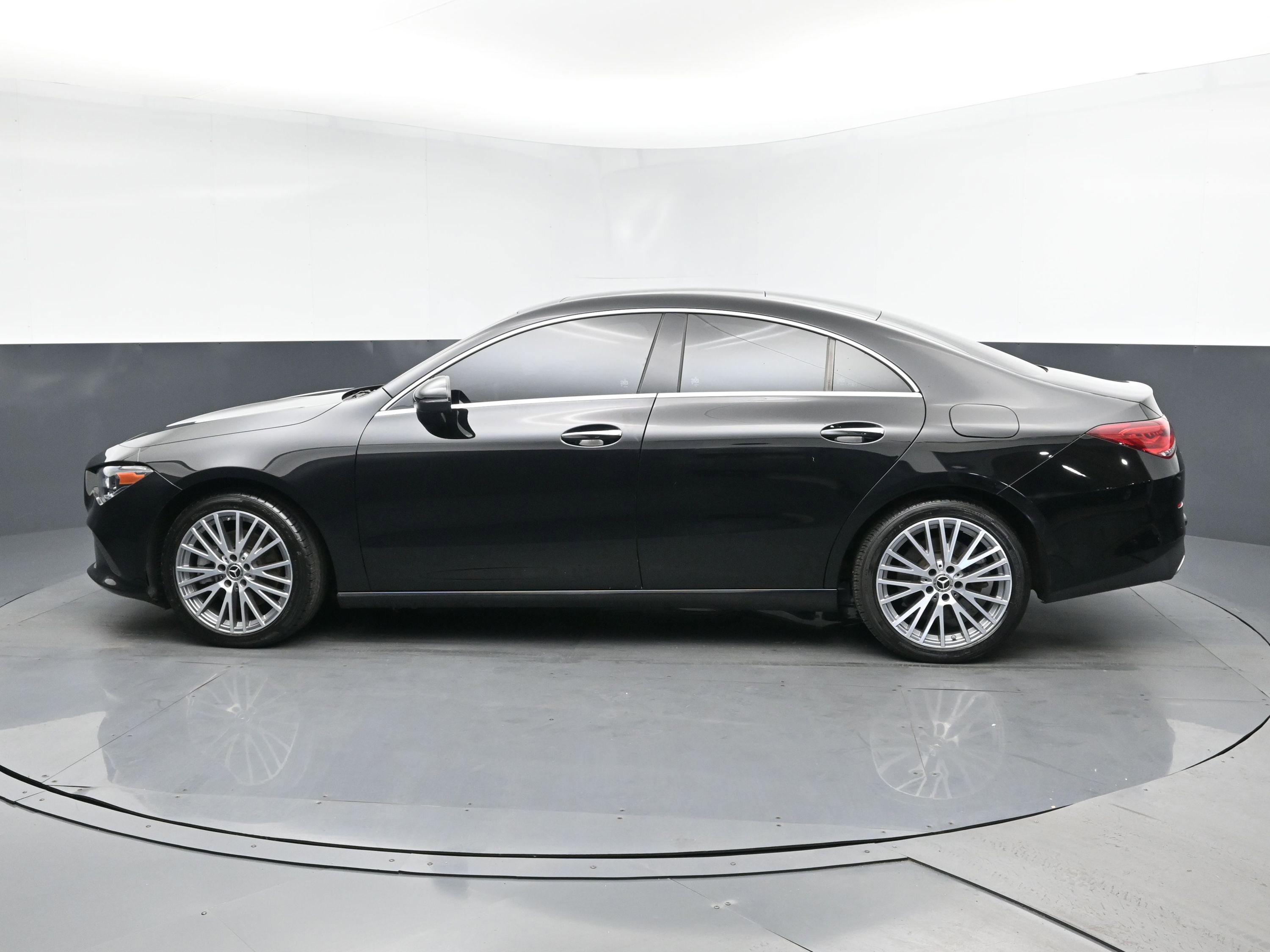 Used 2022 Mercedes-Benz CLA 250 4MATIC w/ Premium Package Lite image 4