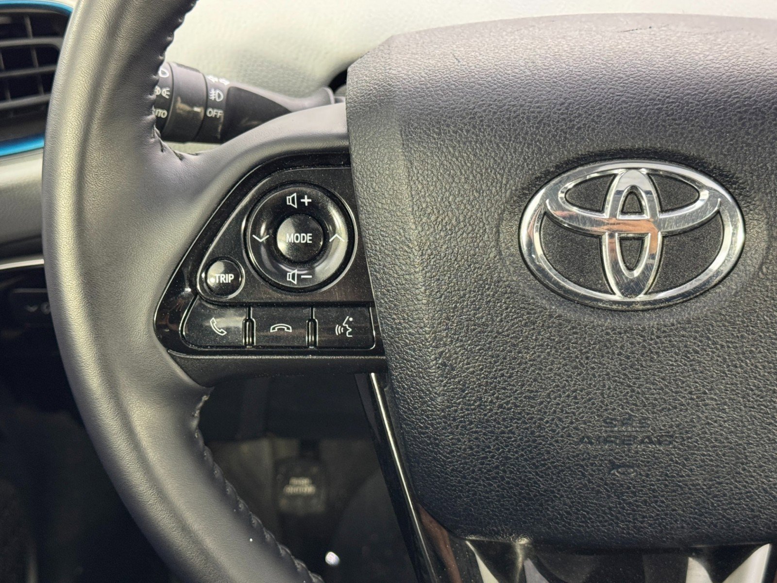 Used 2022 Toyota Prius XLE w/ Premium Convenience Package image 19