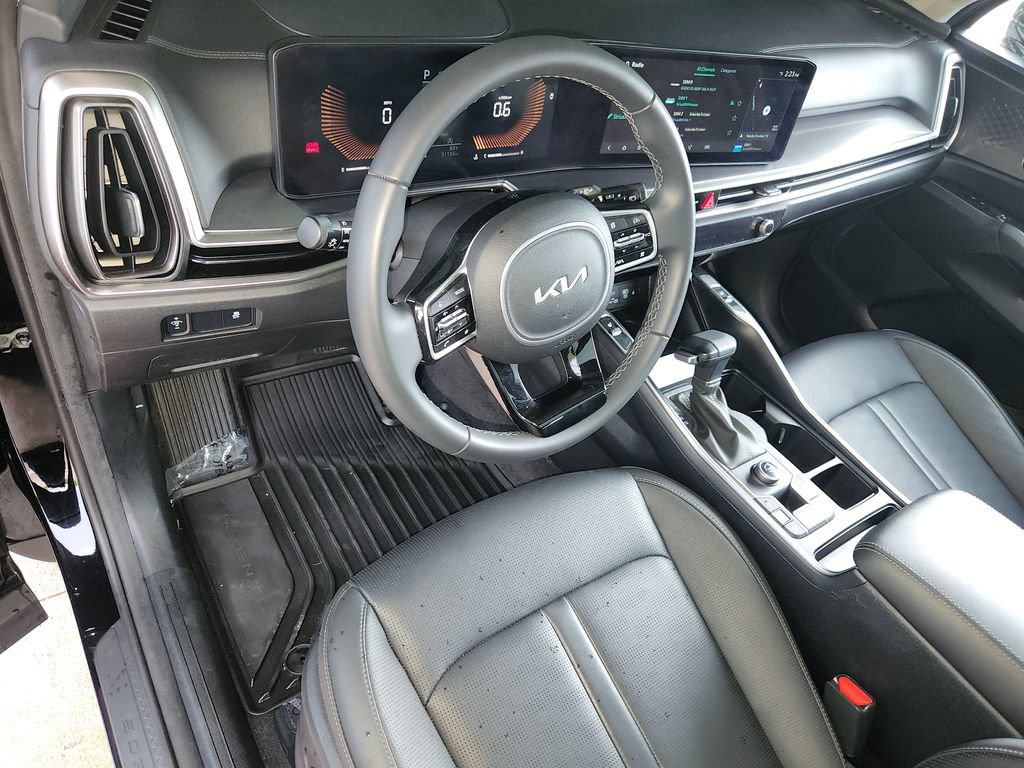 Used 2024 Kia Sorento S w/ Panoramic Sunroof Package FWD image 12