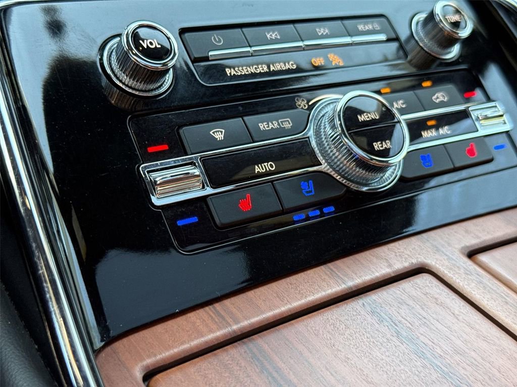 Used 2024 Lincoln Navigator Premiere image 36