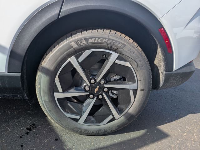 New 2026 Chevrolet Equinox EV LT image 24