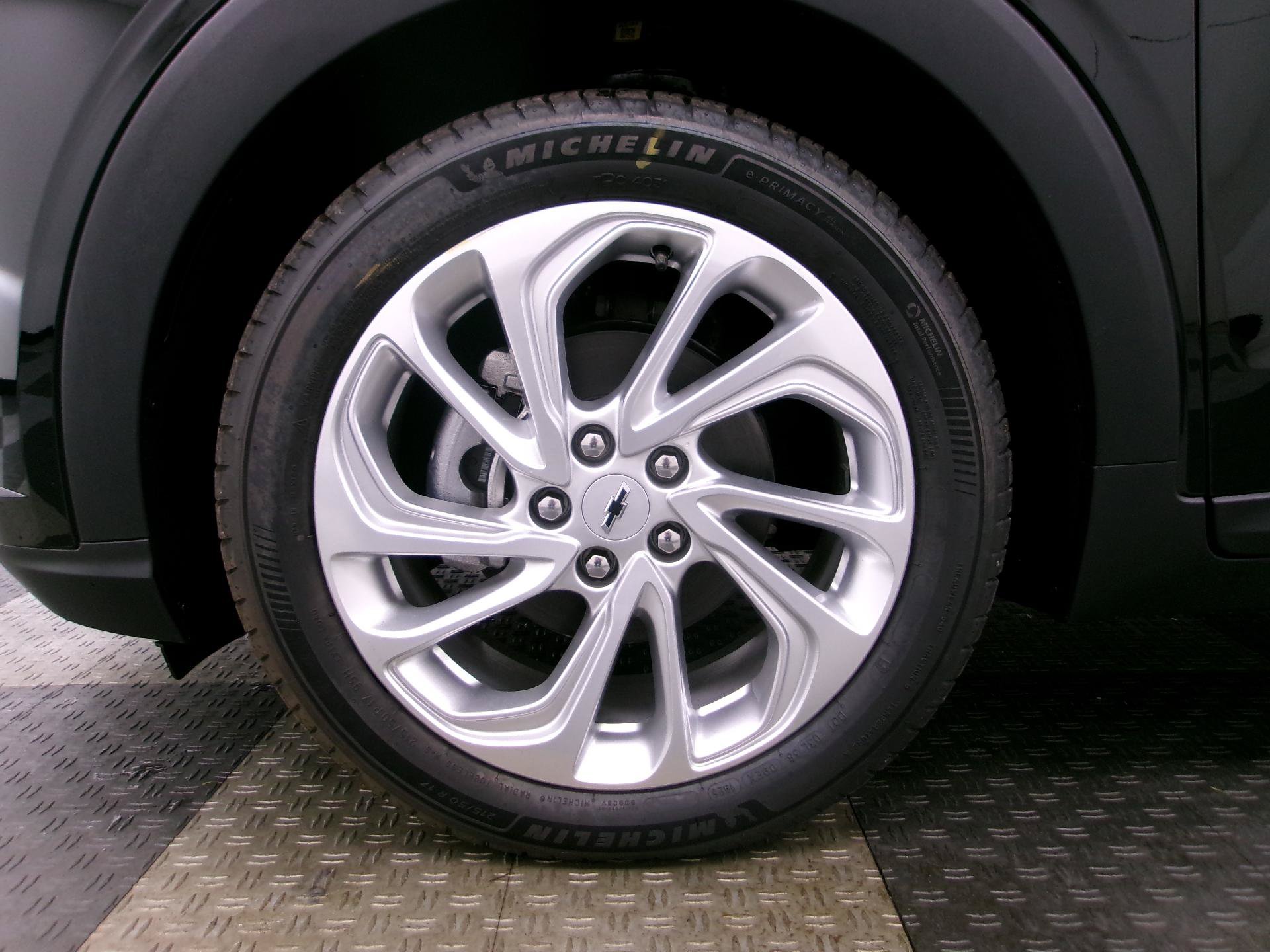 New 2027 Chevrolet Bolt LT w/ Comfort Package FWD image 16