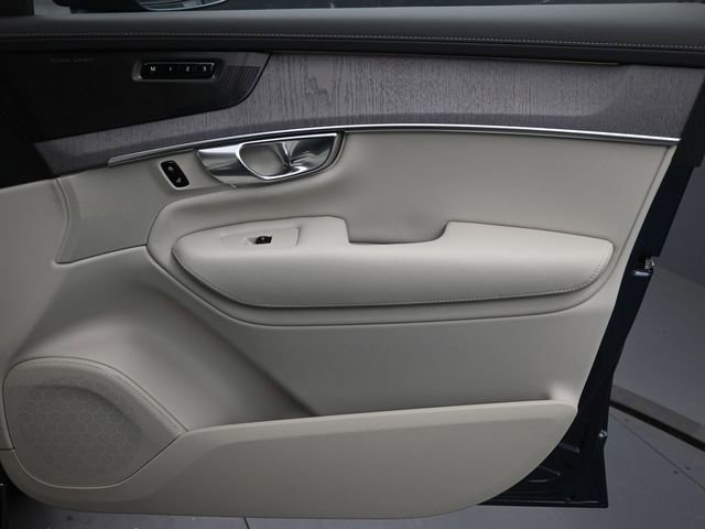 New 2026 Volvo XC90 T8 Ultra w/ Protection Package Premier image 31