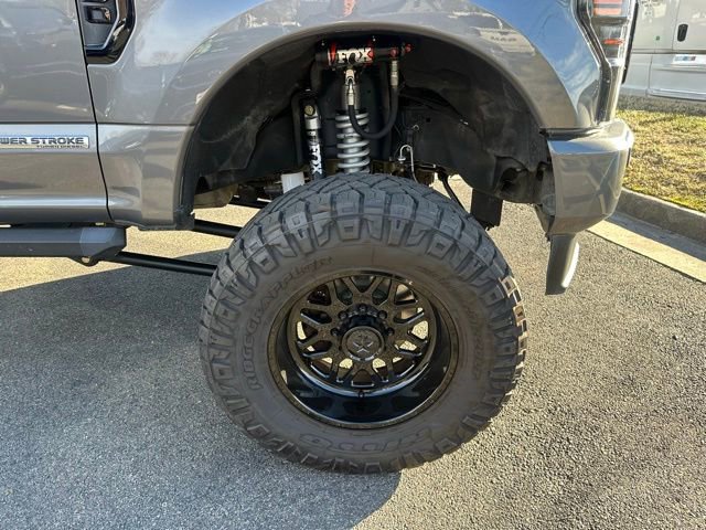 Used 2022 Ford F350 Lariat w/ Black Appearance Package image 14