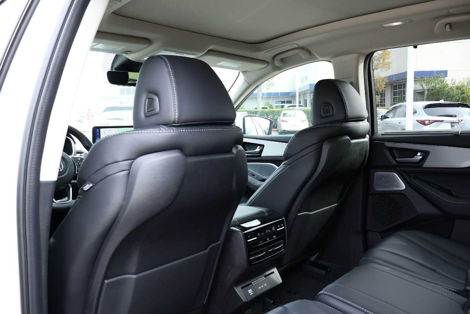 Certified 2026 Acura MDX w/ Technology Package FWD image 12