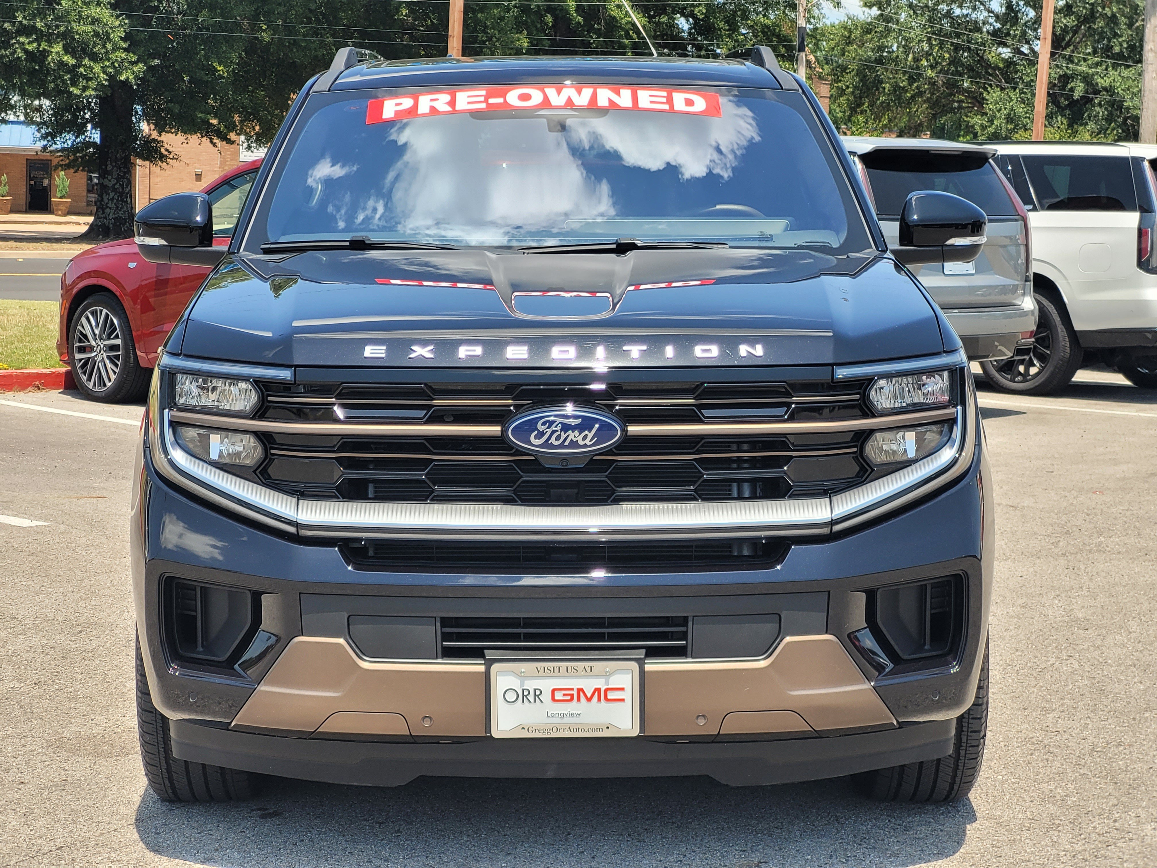 Used 2025 Ford Expedition King Ranch AWD/4WD image 2