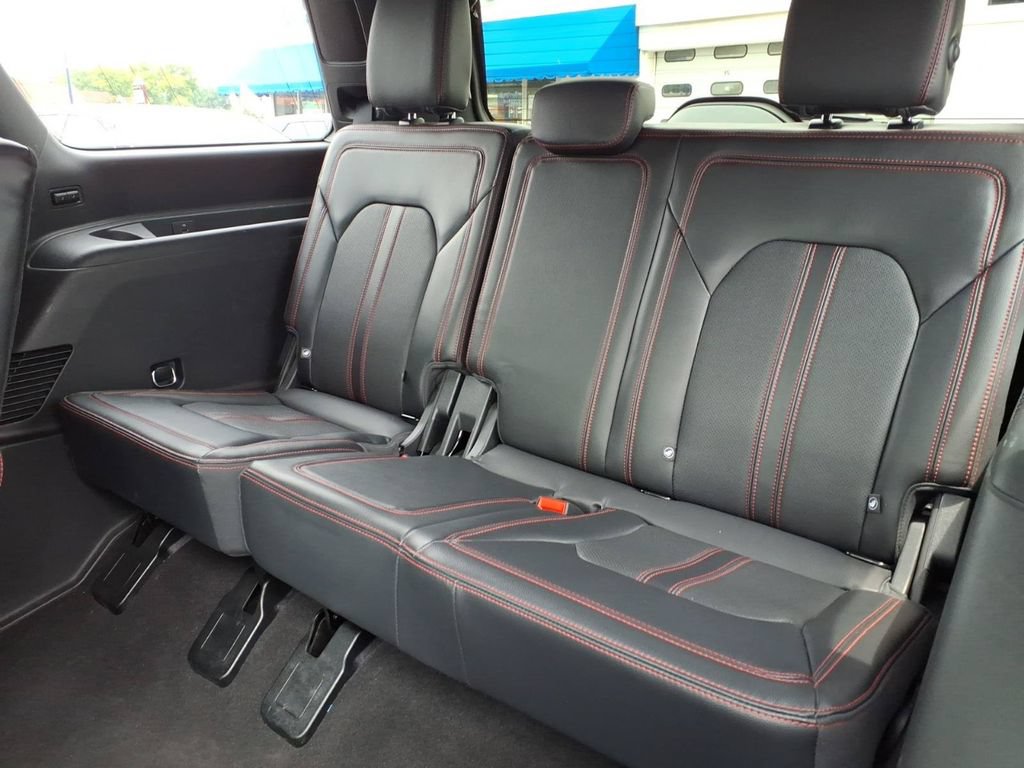 Used 2023 Ford Expedition Limited AWD/4WD image 11