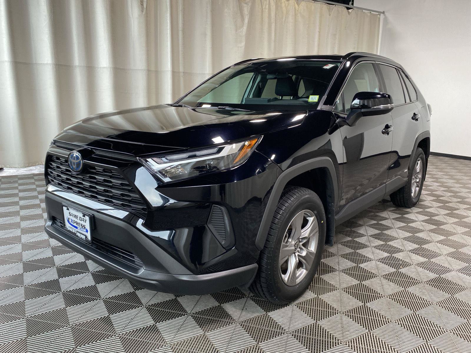 Certified 2023 Toyota RAV4 XLE w/ XLE Grade Weather Package AWD/4WD image 8