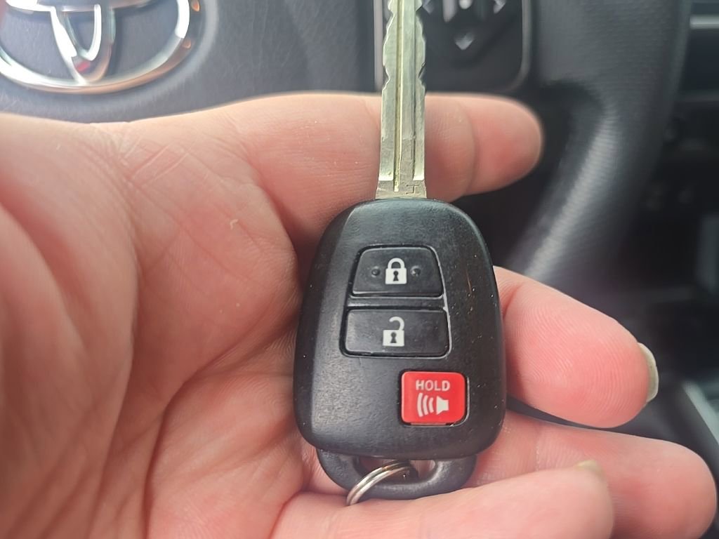 Used 2018 Toyota Tacoma SR5 image 20