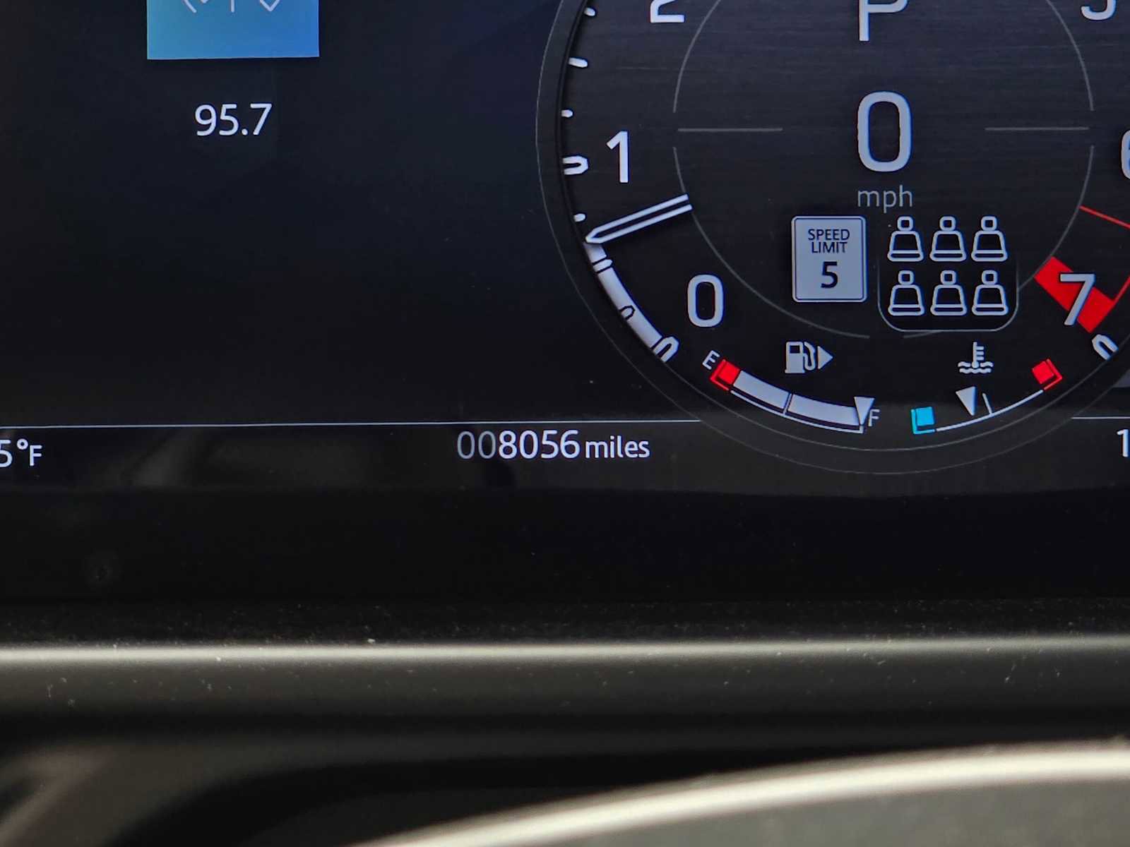 Used 2025 Land Rover Defender 130 S image 27