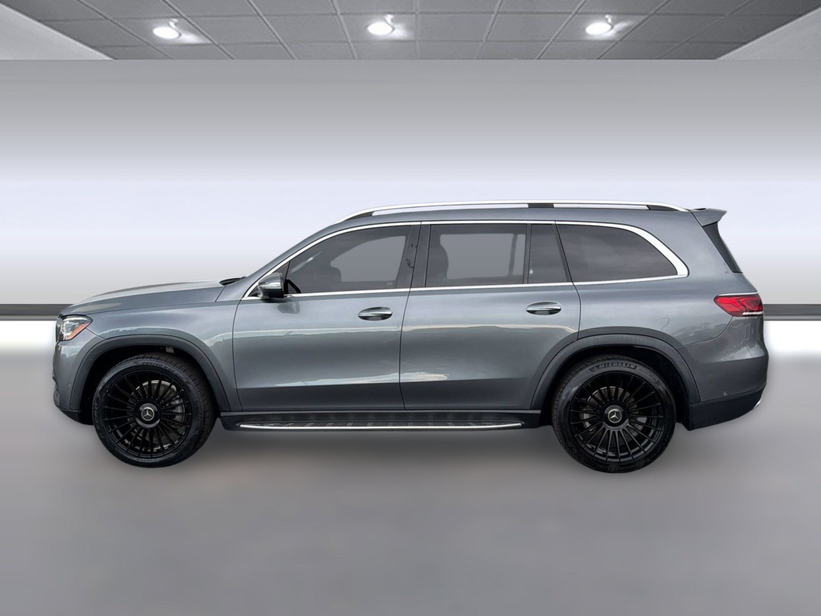 Used 2022 Mercedes-Benz GLS 450 4MATIC image 2