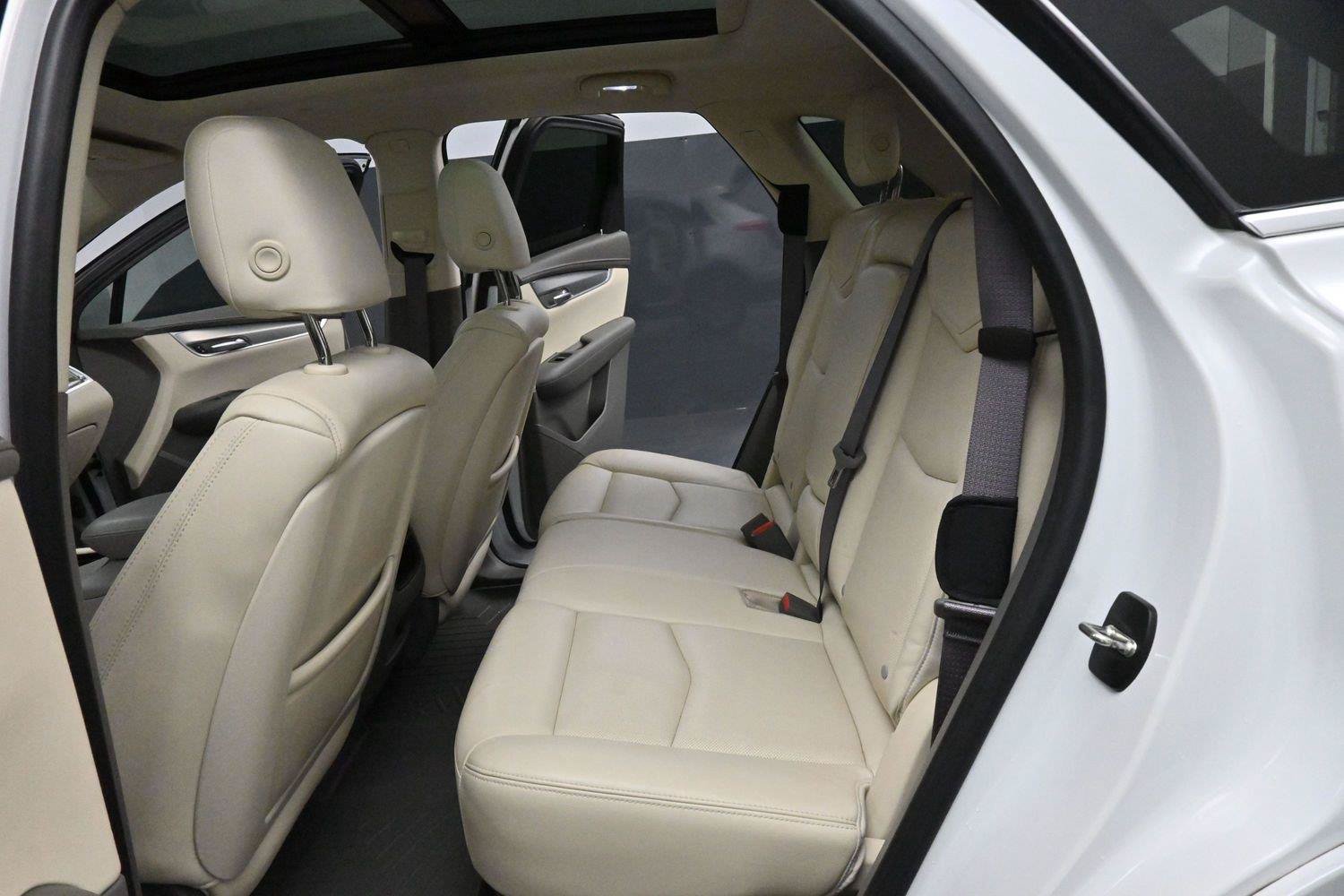 Used 2017 Cadillac XT5 Luxury w/ Driver Awareness Package FWD image 33