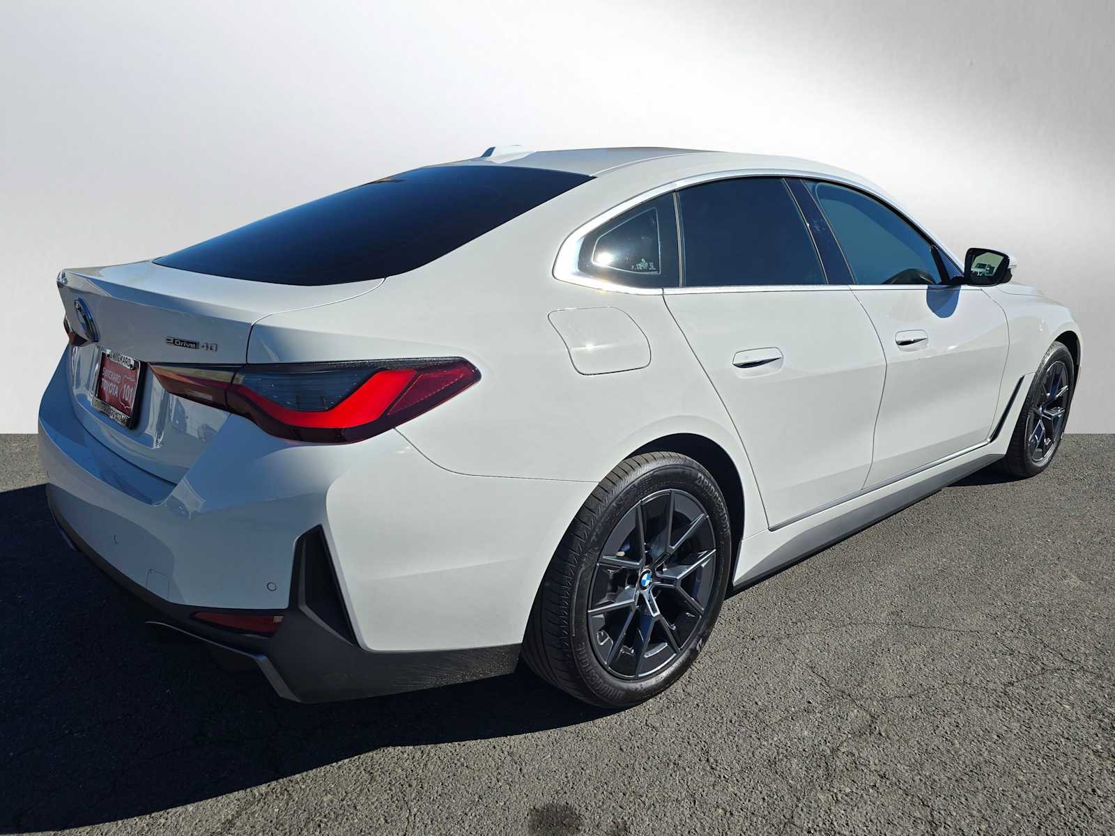 Used 2025 BMW i4 eDrive40 image 3