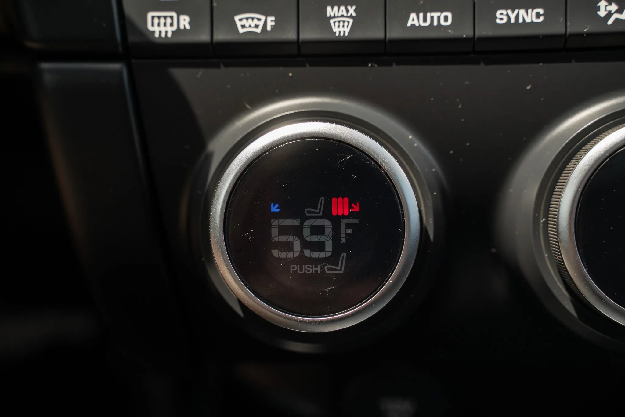 Used 2020 Jaguar E-PACE SE image 31