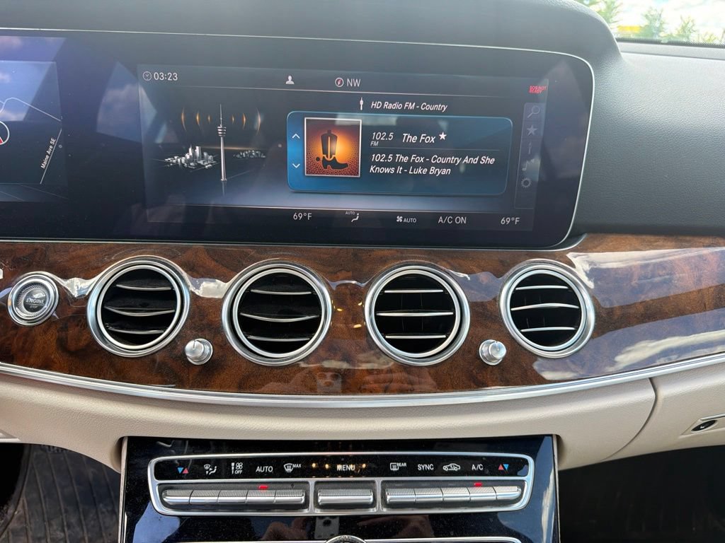 Certified 2018 Mercedes-Benz E 300 4MATIC image 17
