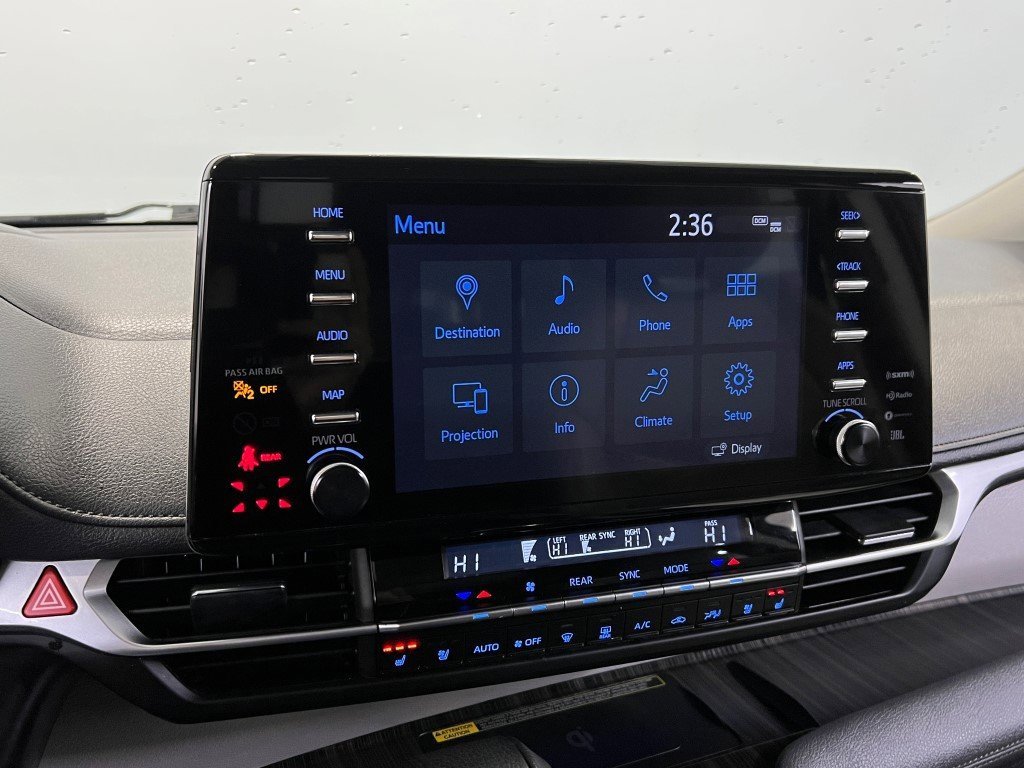 Used 2023 Toyota Sienna Limited image 50