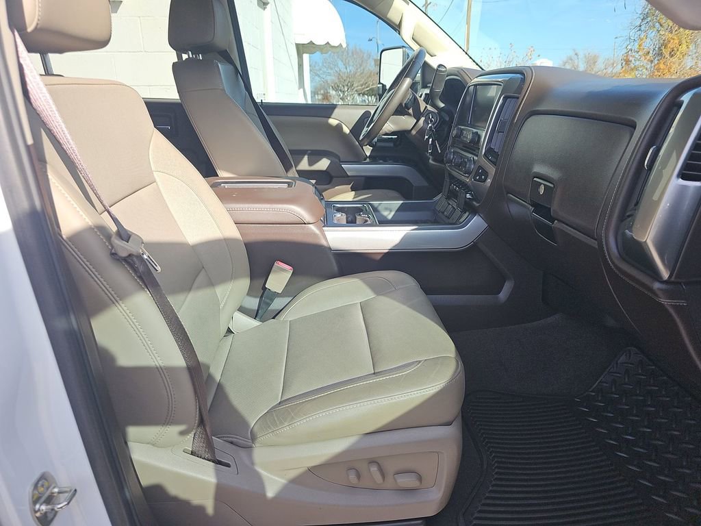 Used 2018 Chevrolet Silverado 2500 LTZ w/ Duramax Plus Package image 16