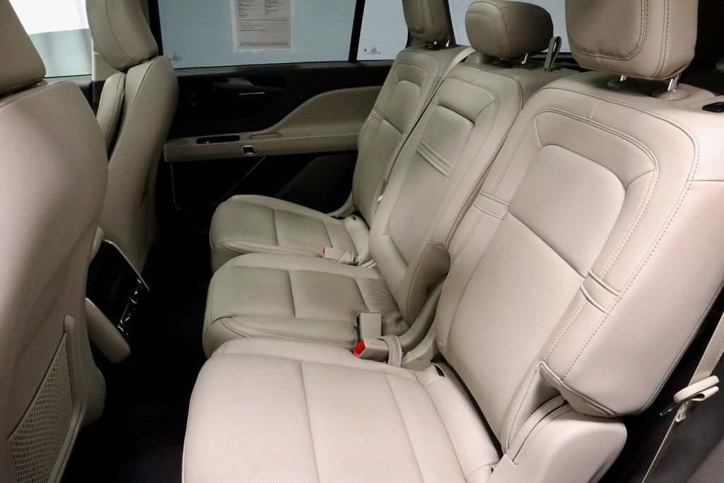 Used 2023 Lincoln Aviator Reserve w/ Class IV Trailer Tow Package image 25