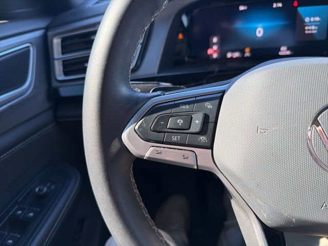Used 2024 Volkswagen Atlas Cross Sport SE image 41