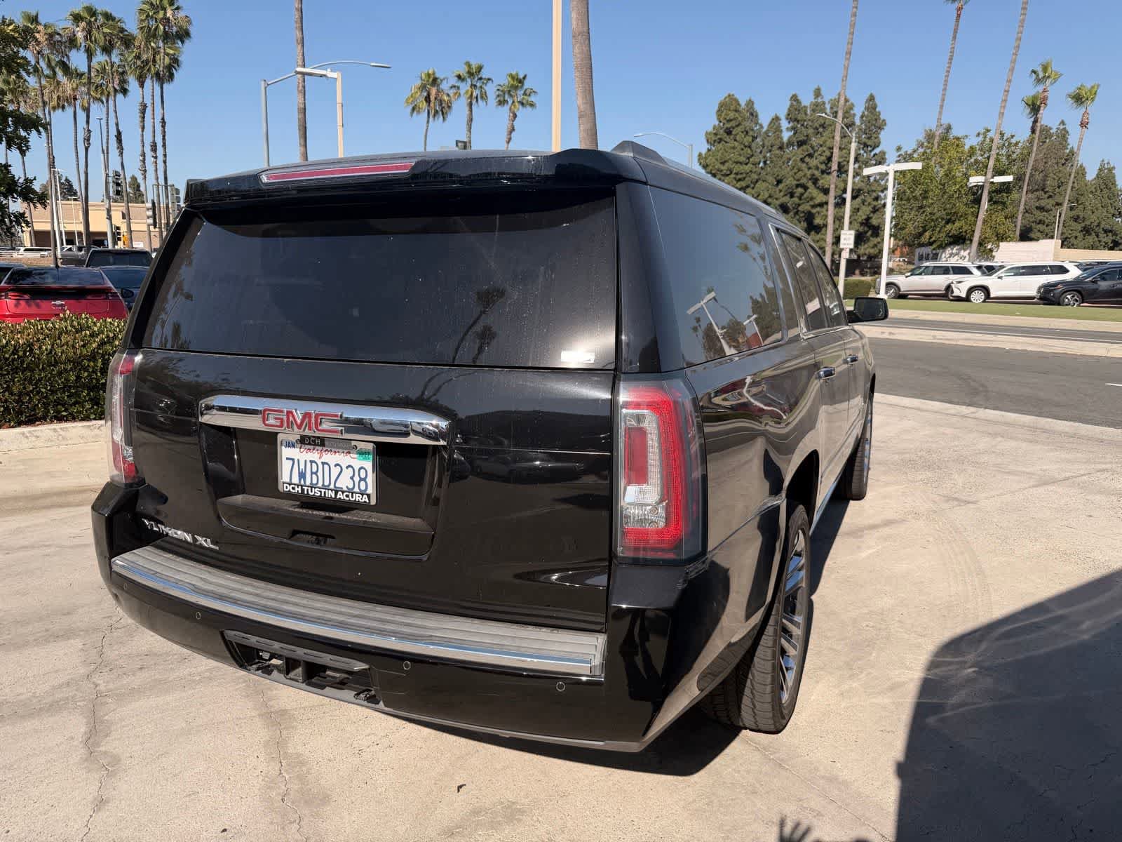 Used 2016 GMC Yukon XL Denali AWD/4WD image 5