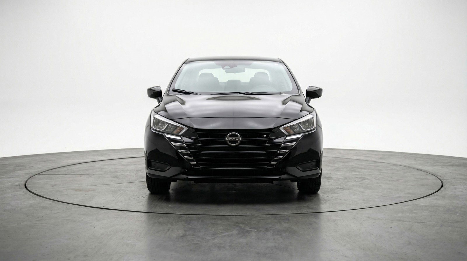 Used 2025 Nissan Versa SV image 2