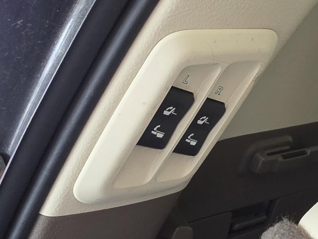 Used 2012 Lexus GX 460 w/ Comfort Plus Pkg AWD/4WD image 17